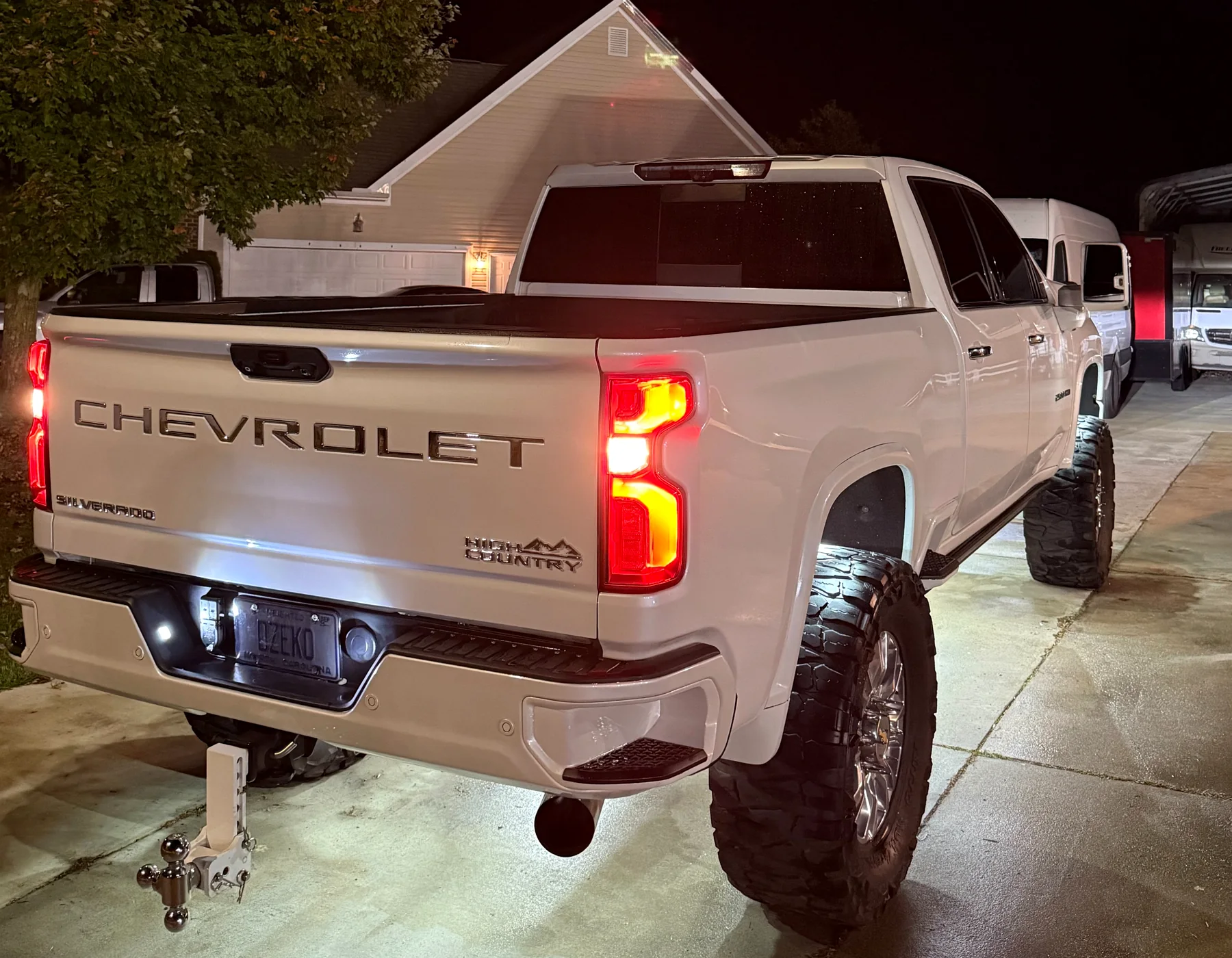 Clean rear finish and polished wheels on a Chevrolet Silverado